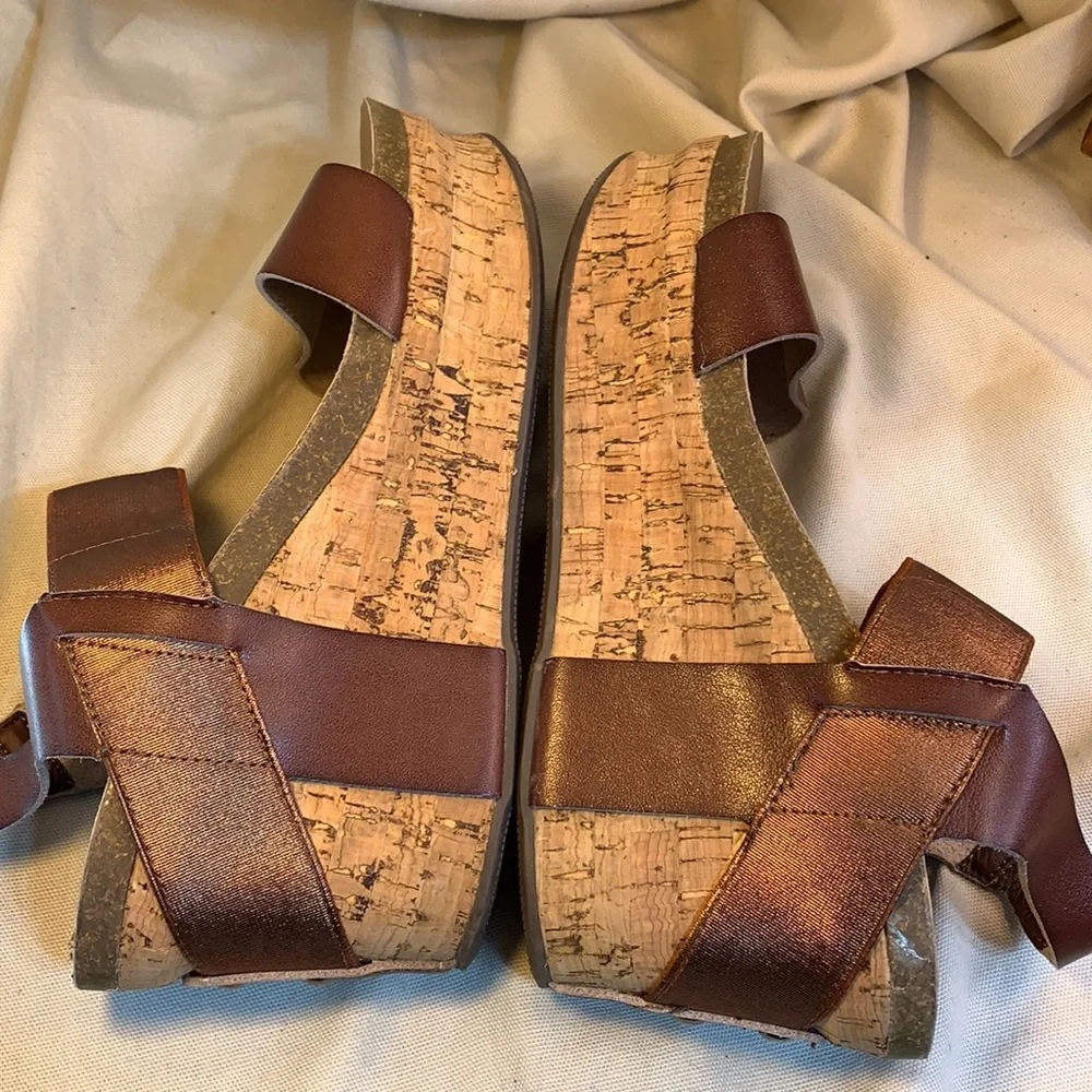 Corkys almost NEW cork wedge sandals